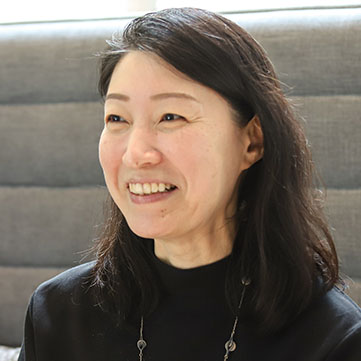 塚原 月子 氏